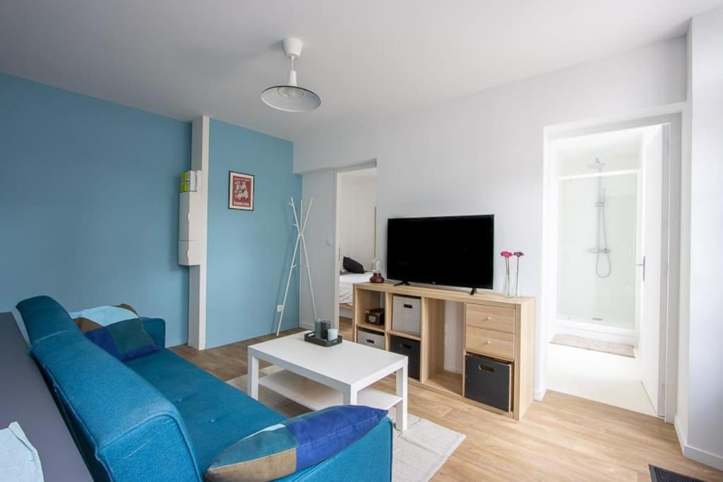 Appartement Avec Terrasse Et Parking, A Meaux Luaran gambar